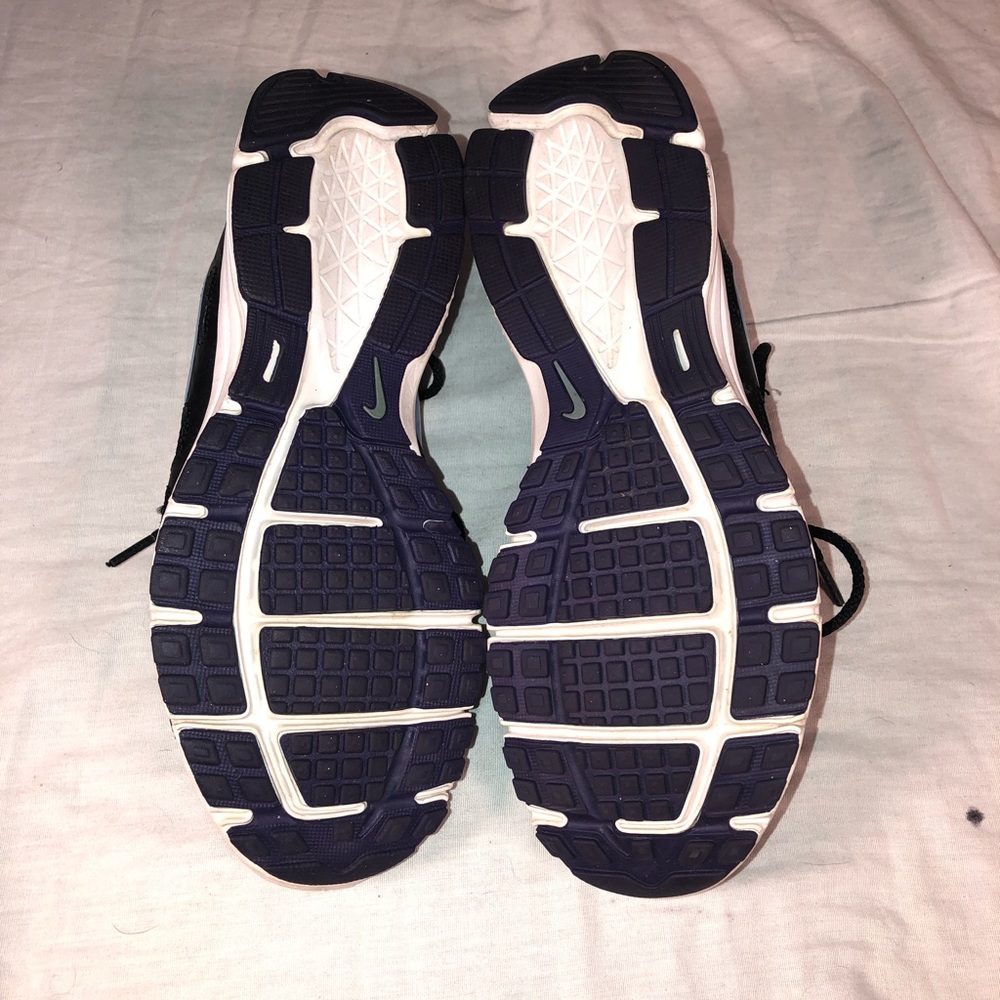 Women’s Nike Revolution 2 Running Shoes - Picture 6 of 7